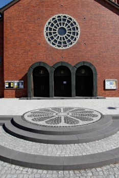 Hamm (D), Kirchenvorplatz, La Linia Light granite in Combination with ConceptDesign.