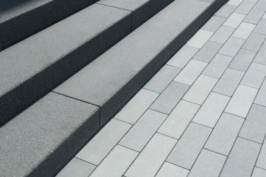 Gummersbach (D), Beach51, Palladio Anthracite, Dark grey and Middle greyu in combination with Tocano block steps Anthracite.