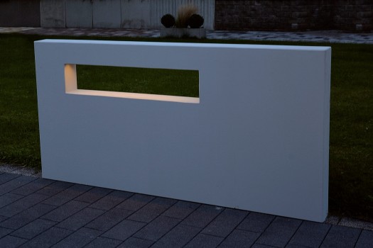 Alessio ConceptDesign beton grey smooth, with LichtDesign LED-Strip.