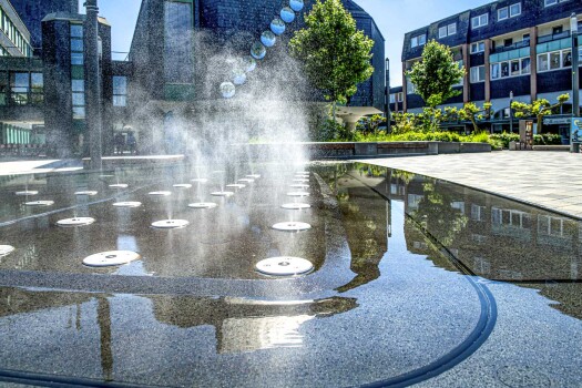 Langenfeld (D), Town Hall Square, water table.