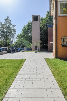 Mülheim (D), Churchplace Markuskirche, Boulevard Sand beige.