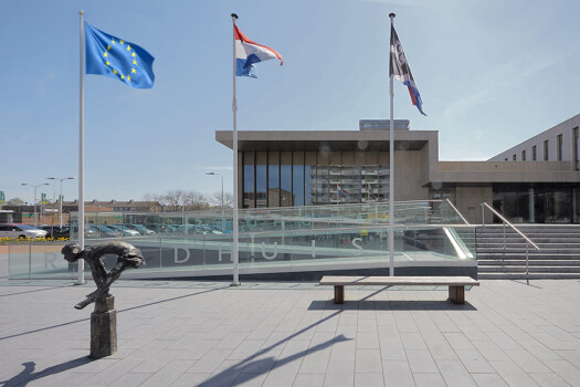 Krimpen aan den IJssel (NL), Town hall square, Boulevard Basalt Anthracite and Quartz Grey.