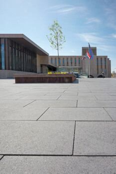 Krimpen aan den IJssel (NL), Town hall square, Boulevard Basalt Anthracite and Quartz Grey.