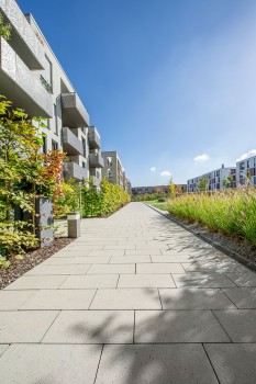 Köln (D), Wohnquartier Clouthgelände, Boulevard Sand beige.