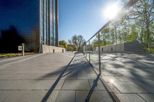 Düsseldorf (D), ARAG Insurance Headquarter, Boulevard Anthracite.