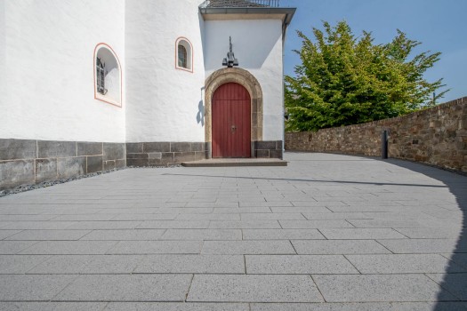 Bergisch Gladbach (D), Churchplace St. Clemens, Boulevard Light-grey.