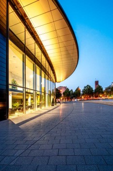 Düsseldorf (D), ARAG Insurance Headquarter, Boulevard Anthracite.