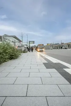 Remscheid, Busbahnhof, Boulevard lichtgrau.
