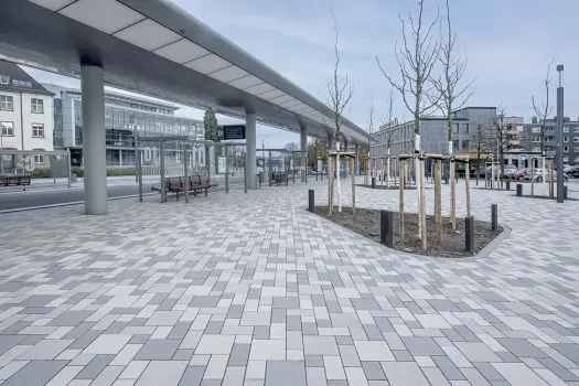 Remscheid (DE), Busstation, Corio objektcolors 12.01, 12.05, 14.01