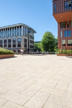 Hilversum (NL), Büropark Arena, La Linia Sand beige.