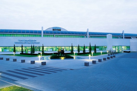 Bad Cannstatt (D), Daimler AG Motorenwerk, La Linia Anthracite basalt and Light granite.
