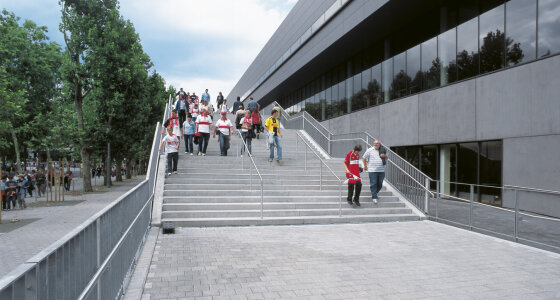 Aqua Prima Carl Benz Center Stuttgart 001