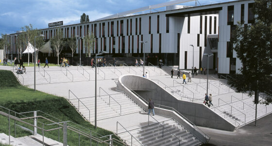 Aqua Prima Carl Benz Center Stuttgart 002