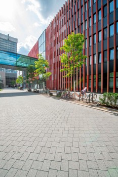 Köln (D), Uniklinik, La Linia Grey granite and Dark grey granite.