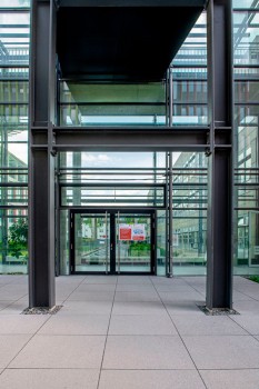 Köln (D), Uniklinik, La Linia Grey granite and Dark grey granite.