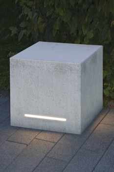 Scala 50 Zitkubus Zichtbeton Grijs glad met ingebouwde LichtDesign LED-Strip.