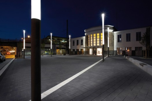 Mülheim (D), Station forecourt, System Terra Lava anthracite.