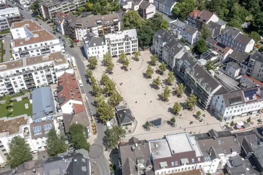 Solingen-Ohlings, Marktplatz, Umbriano Granitbeige.