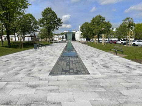 Bükfürdö, Ungarn, Spa Promenade, Umbriano Granietgrey white.