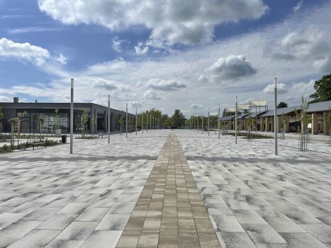 Bükfürdö, Ungarn, Spa Promenade, Umbriano Granietgrey white.