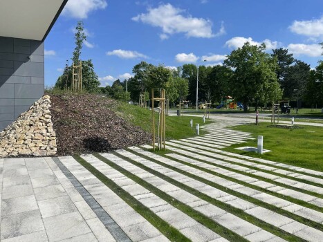 Bükfürdö, Ungarn, Spa Promenade, Umbriano Granietgrey white.