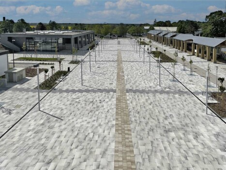 Bükfürdö, Ungarn, Spa Promenade, Umbriano Granietgrey white.
