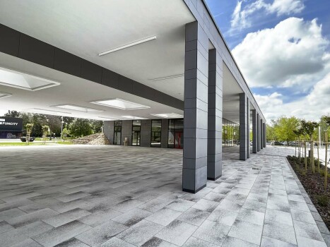 Bükfürdö, Ungarn, Spa Promenade, Umbriano Granietgrey white.