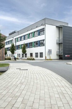 Braunschweig (D), Hospital, Umbriano Granitbeige, textured.
