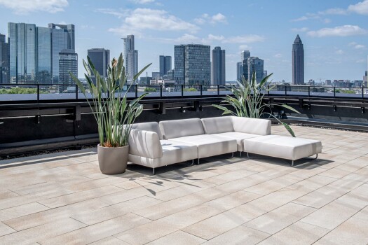 Frankfurt (D), Westend tower, roof terrace, Umbriano Granite beige, textured.