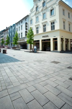 Düsseldorf (D), Altstadt, Umbriano Grey granite-white textured.