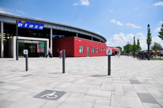 Rendsburg (D), Shopping center Rondo, Umbriano Grey granite-white textured.