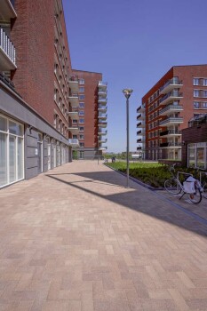 Leidschendam (NL), Health center Leidschehof, Umbriano Beige-brown textured.