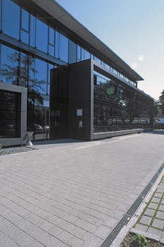 München (DE), Commercial building Frankfurter Ring, AquaPrima in combination with La Linia object color.