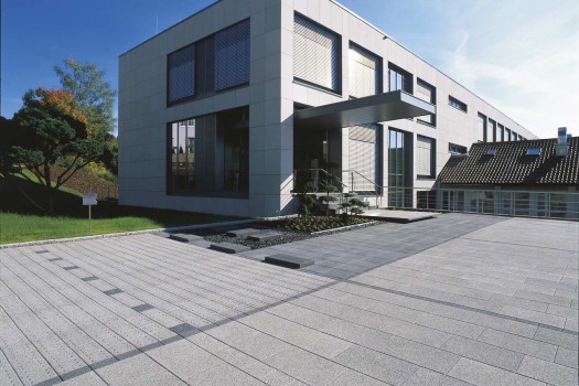 AquaSix granite in combination with La Linia object color.