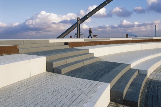 Herten (DE), Horizont-Observatorium, Tocano ConceptDesign steps basaltantraciet and graniet light in combination with AquaSix and La Linia granite light.