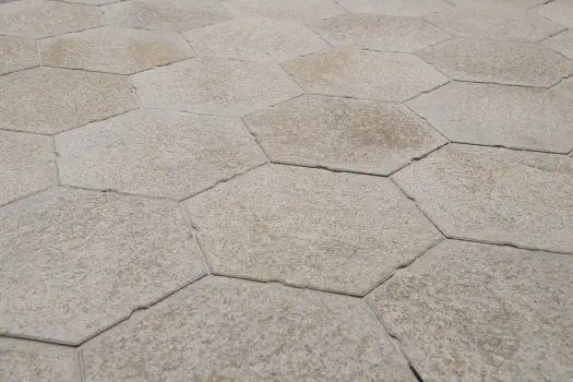 Asak Flyt Umbriano Granite beige textured.