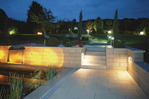 Privat object, BelMuro Gravino Diagonale structur in combination with Tocano steps granite-light.