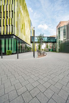 Köln (D), Uniklinik, La Linia Grey granite and Dark grey granite.