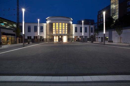 Mülheim (D), Station forecourt, System Terra Lava anthracite.