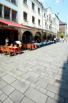 Düsseldorf (D), Altstadt, Umbriano Grey granite-white textured.